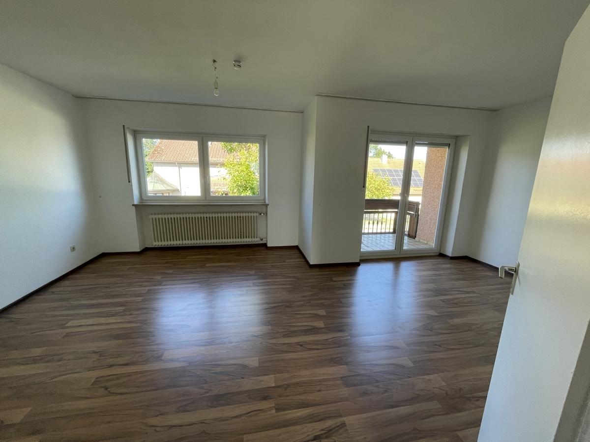 Schlafzimmer mit Balkon im 1. OG 