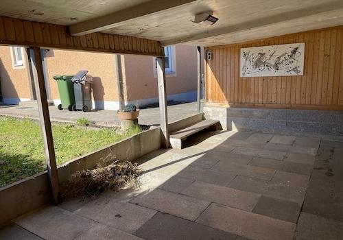 Gartenlaube im hinteren Gartenbereich 