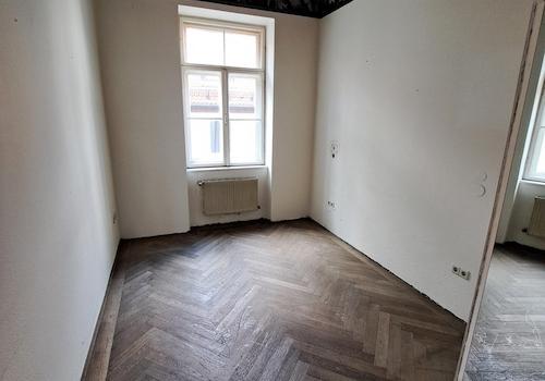 bisheriges Schlafzimmer klein