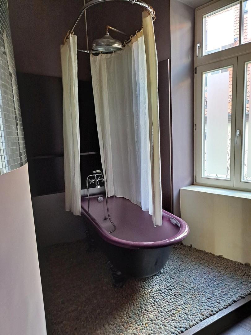 Badewanne auf Podest