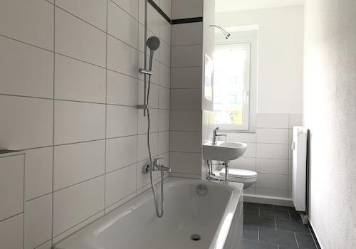 Bad mit Badewanne