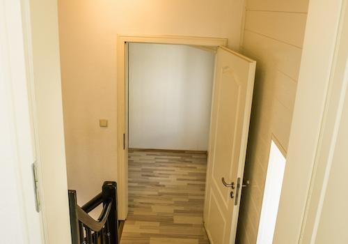 vom Wohnbereich in die Kinderzimmer