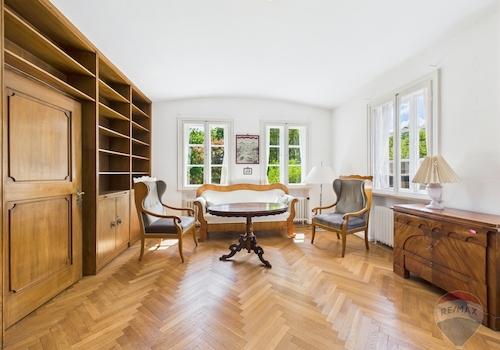 Großes Wohnzimmer
