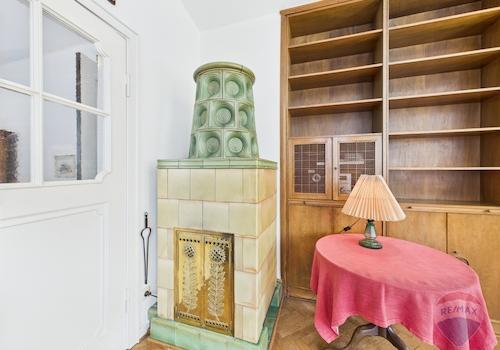 Kachelofen im Wohnzimmer