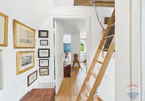 Treppe in den Spitzboden