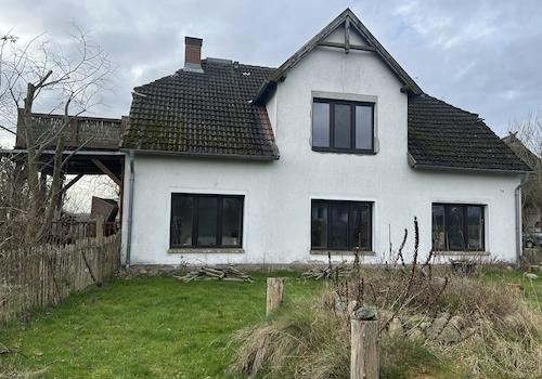 Die Front zur Straße