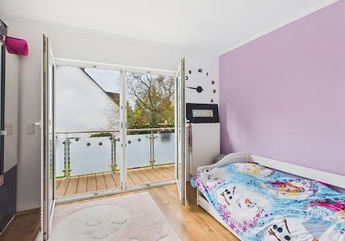 Zimmer mit Balkon
