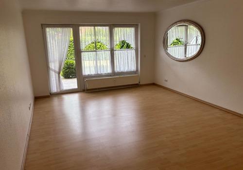Wohnzimmer mit Terrassenzugang