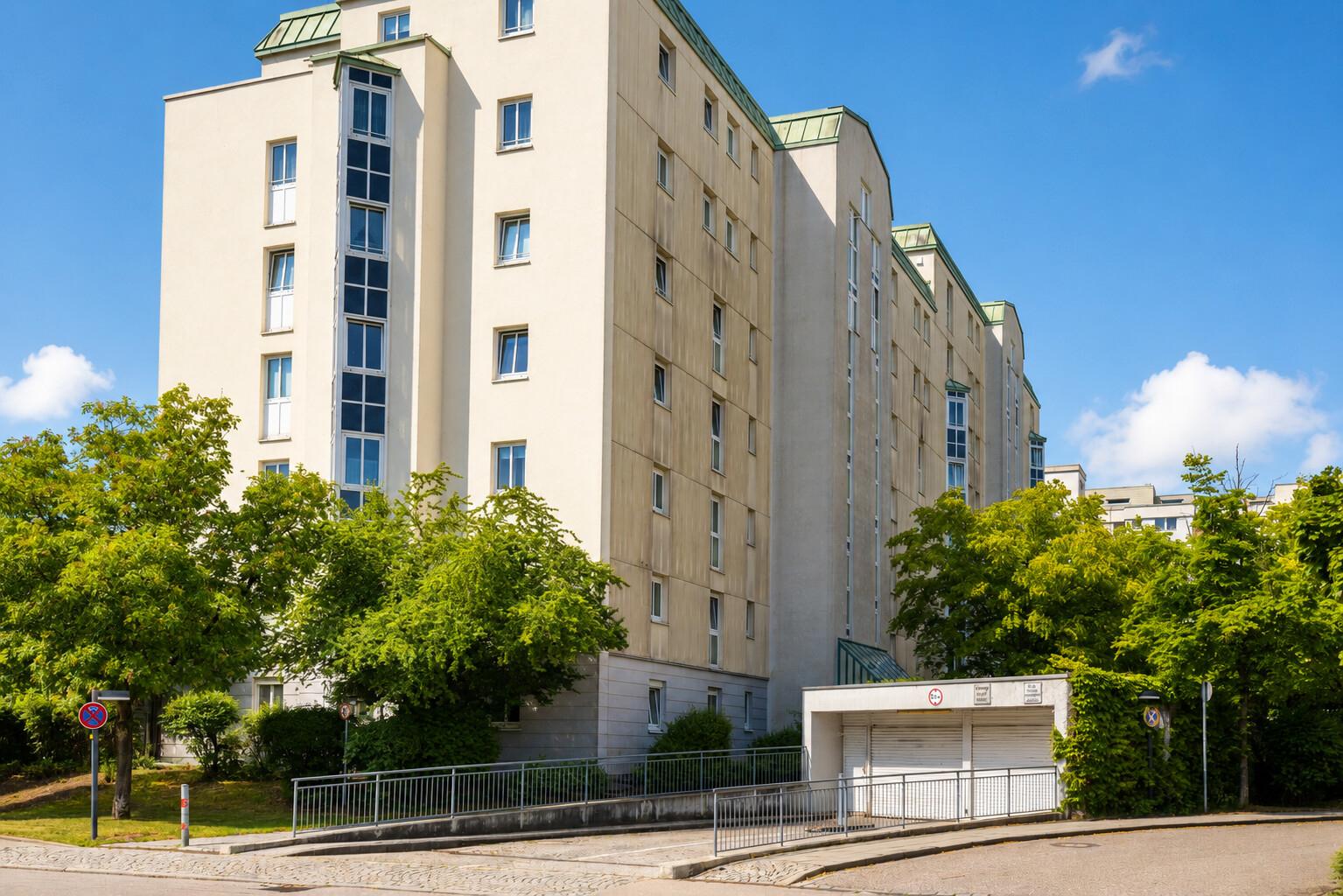 Wohnen mit Komfort: 4 Zimmer, Balkon und optimale Infrastruktur