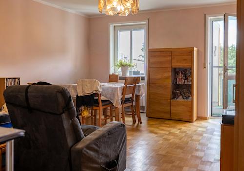 Wohnen mit Komfort: 4 Zimmer, Balkon und optimale Infrastruktur