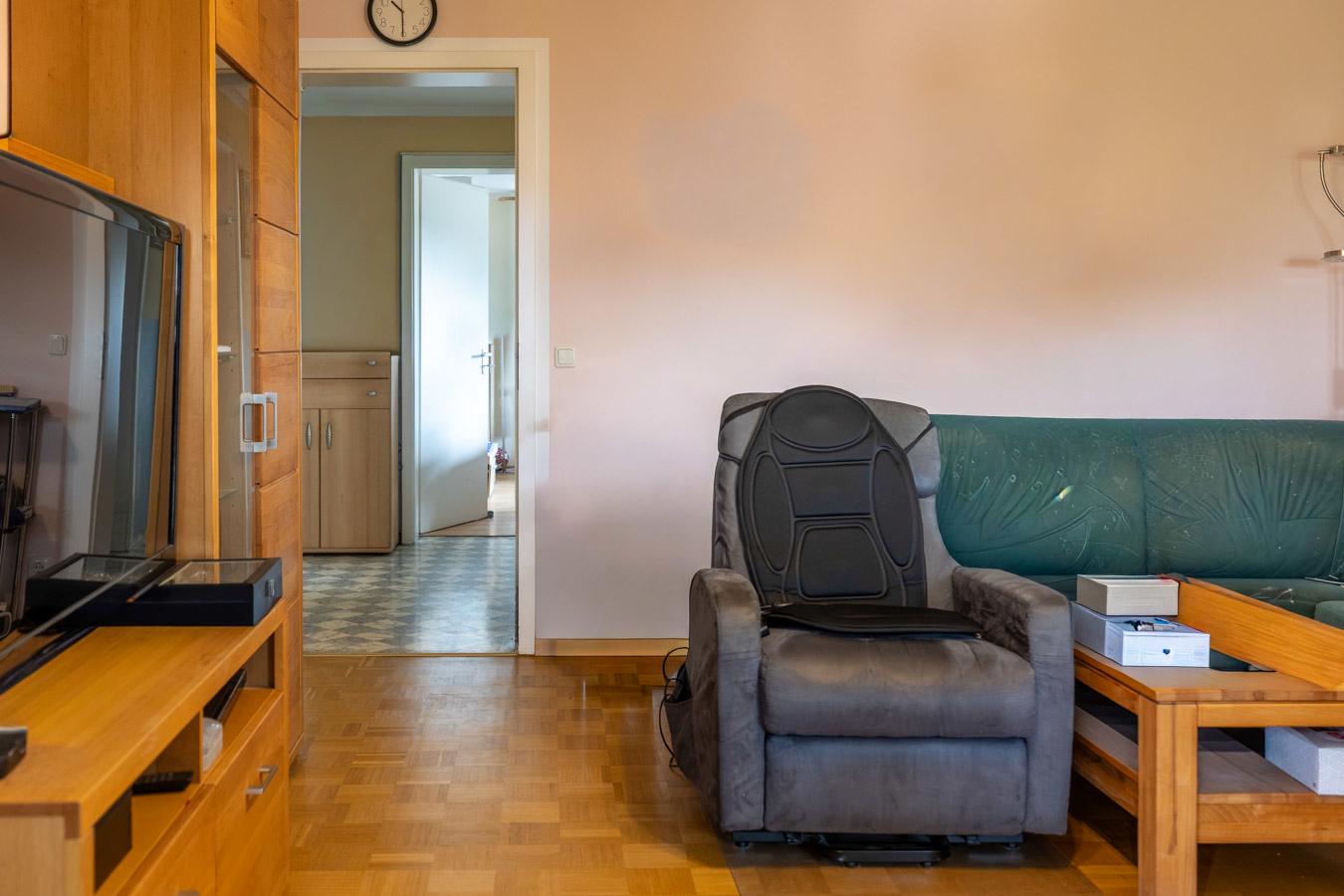 Wohnen mit Komfort: 4 Zimmer, Balkon und optimale Infrastruktur