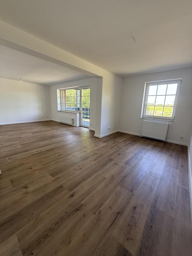 Wohn-Essbereich mit Balkon
