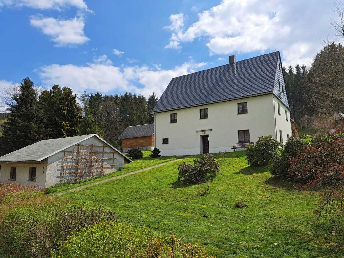 Ansicht straßenseitig (1)