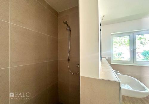 Bad/ Dusche OG