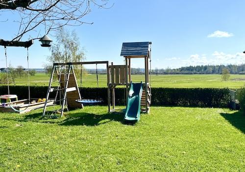Garten mit Blick ins Ried