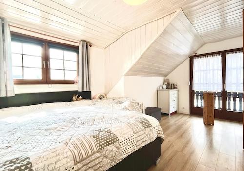 Schlafzimmer Eltern