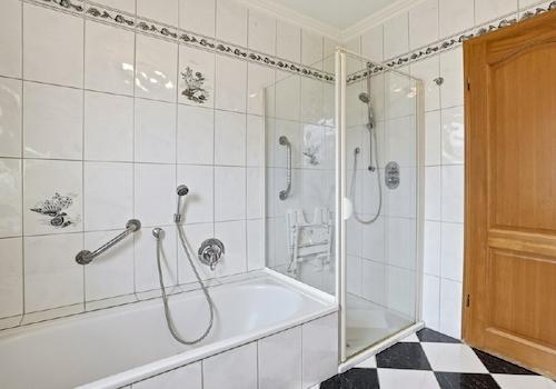 Badezimmer - Bild II