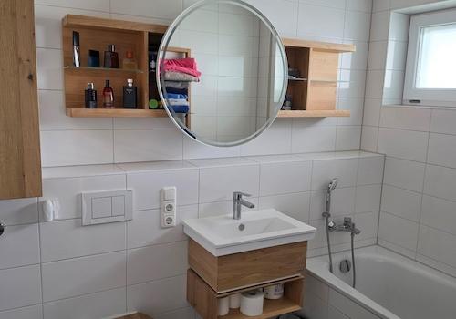 Bad mit zus. Badewanne
