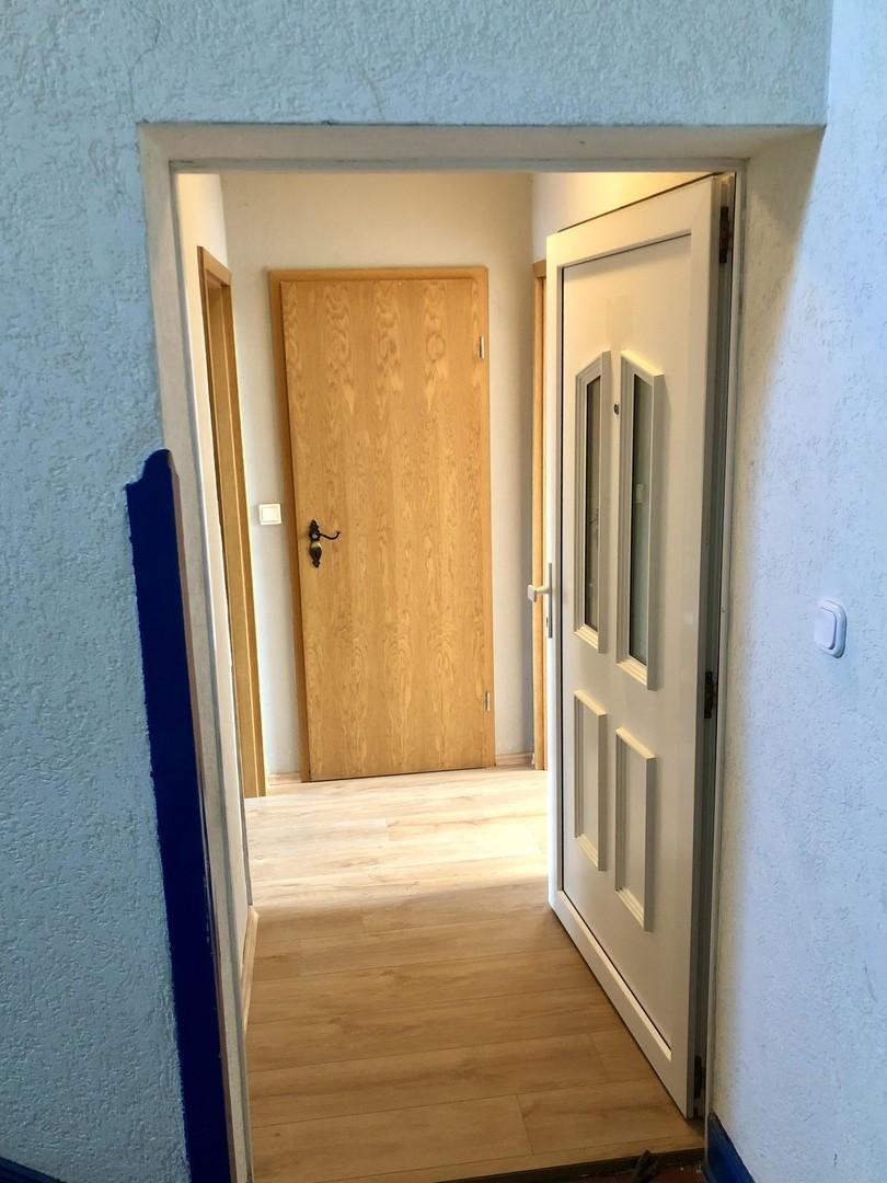 Eingangstür, Diele 2. OG