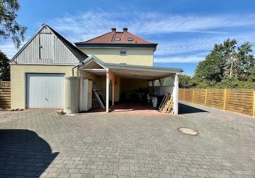 Garage und Carport