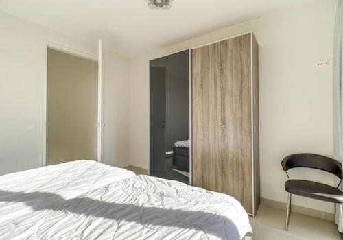 Schlafzimmer 1 Schrank