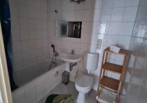 Bad mit Wanne