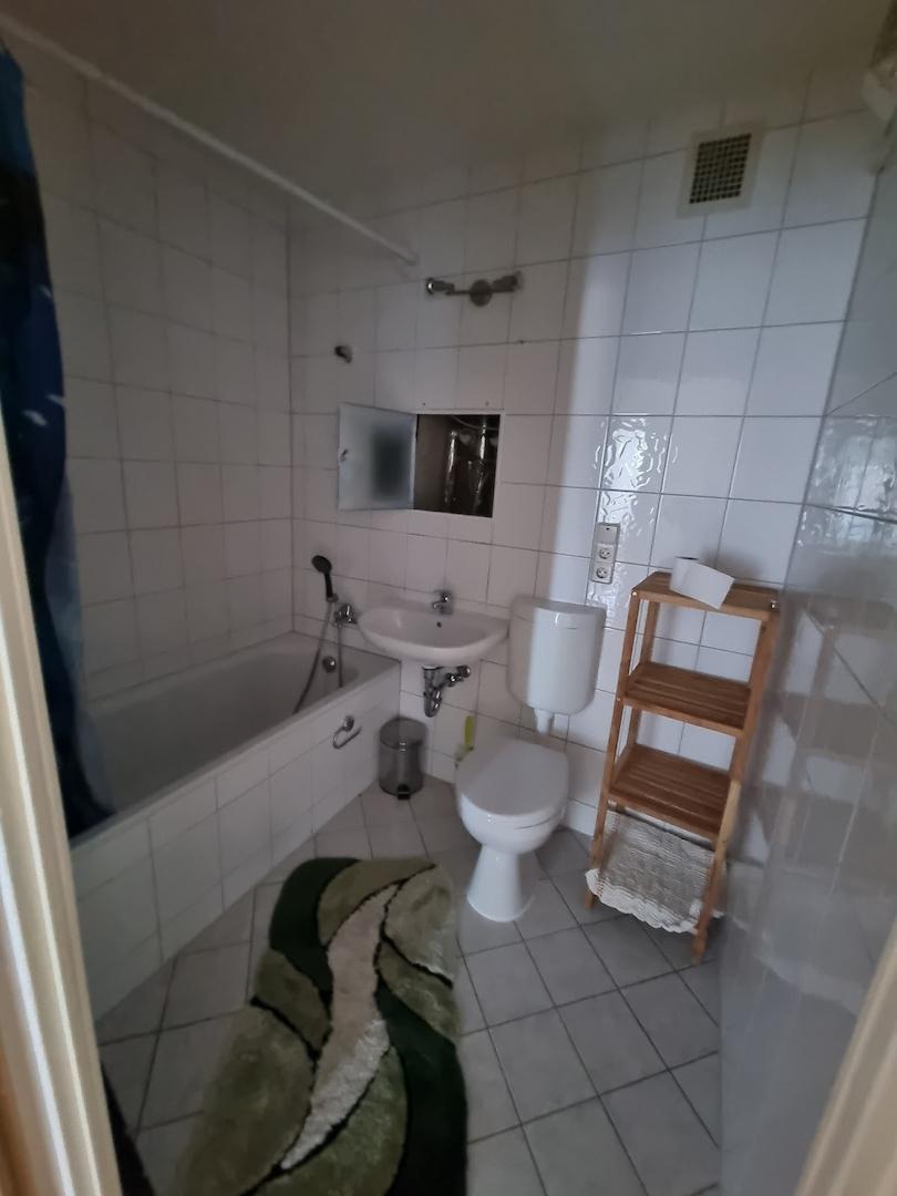 Bad mit Wanne