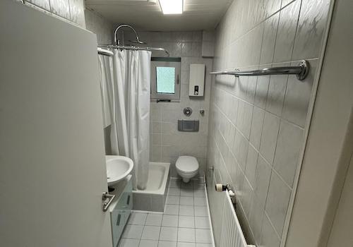Blick ins Badezimmer