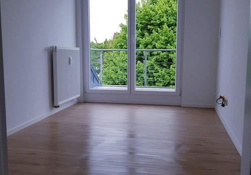 Kinderzimmer/Büro Bild 1
