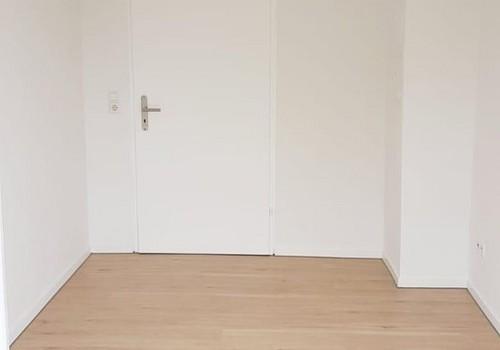 Kinderzimmer/Büro Bild 2