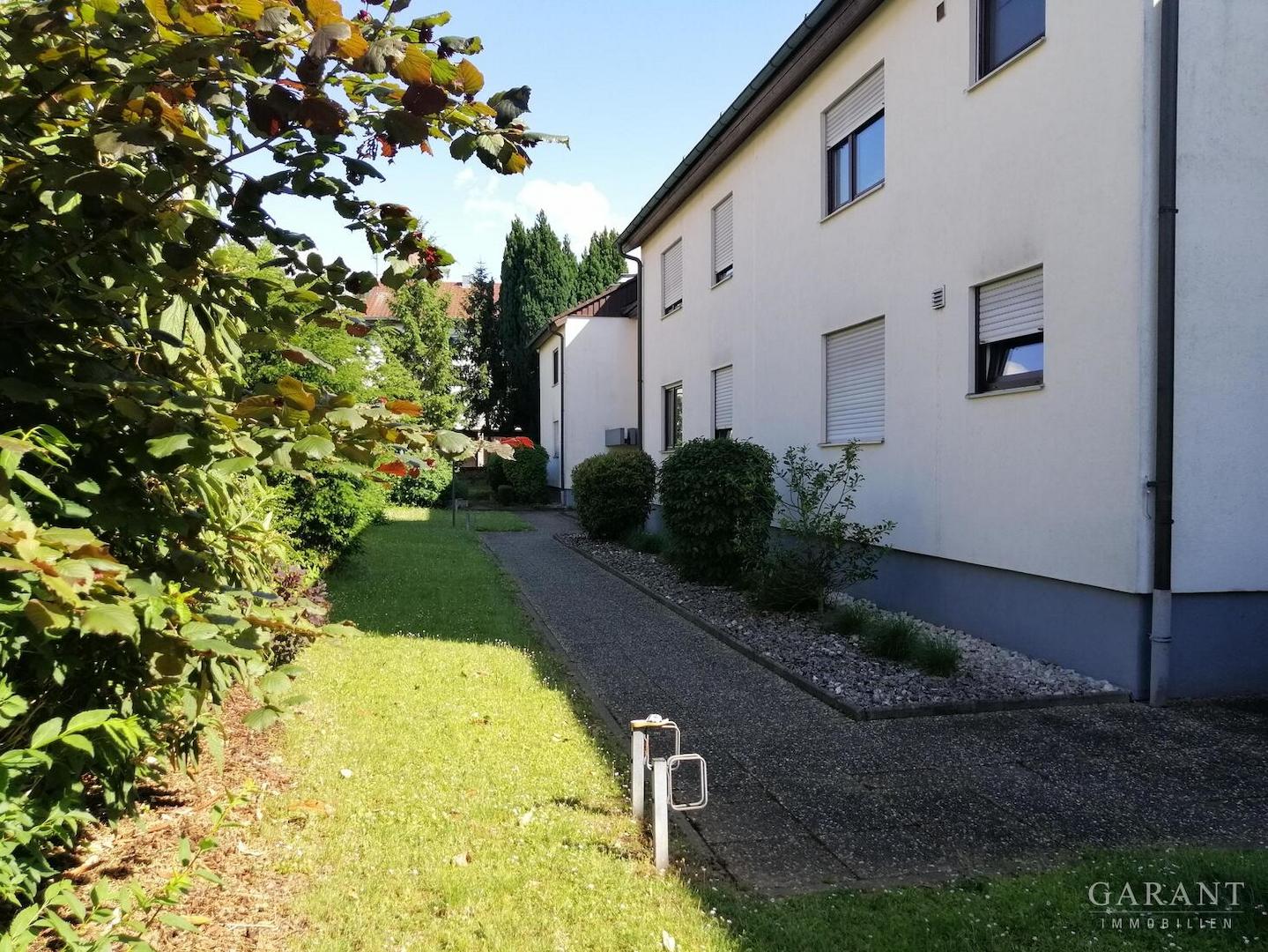 Fußweg Wohnanlage