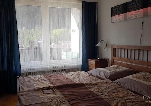 Schlafzimmer Ansicht 1