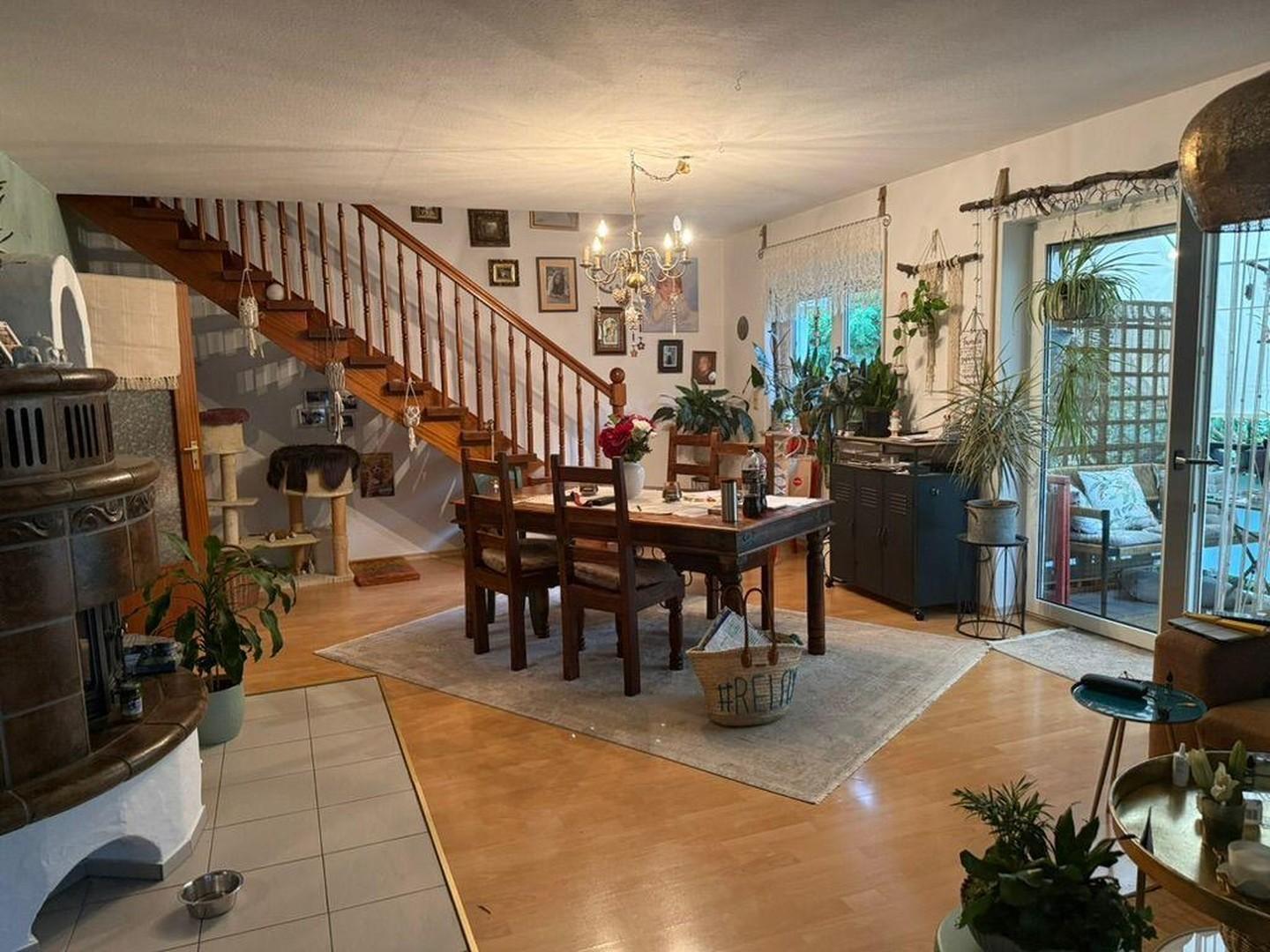 Wohnzimmer mit Kachelofen