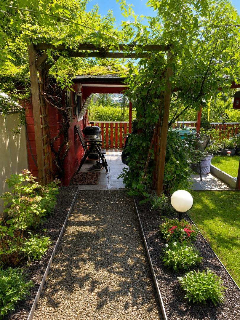 Garten mit Gartenhaus