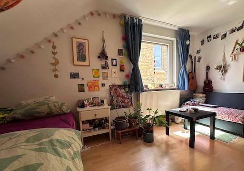 Schlafzimmer Teilansicht 1