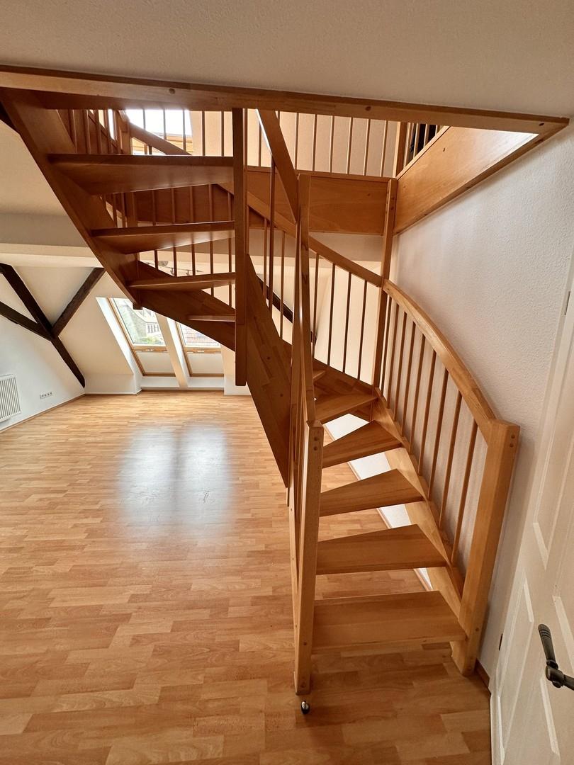 Treppe zu DG