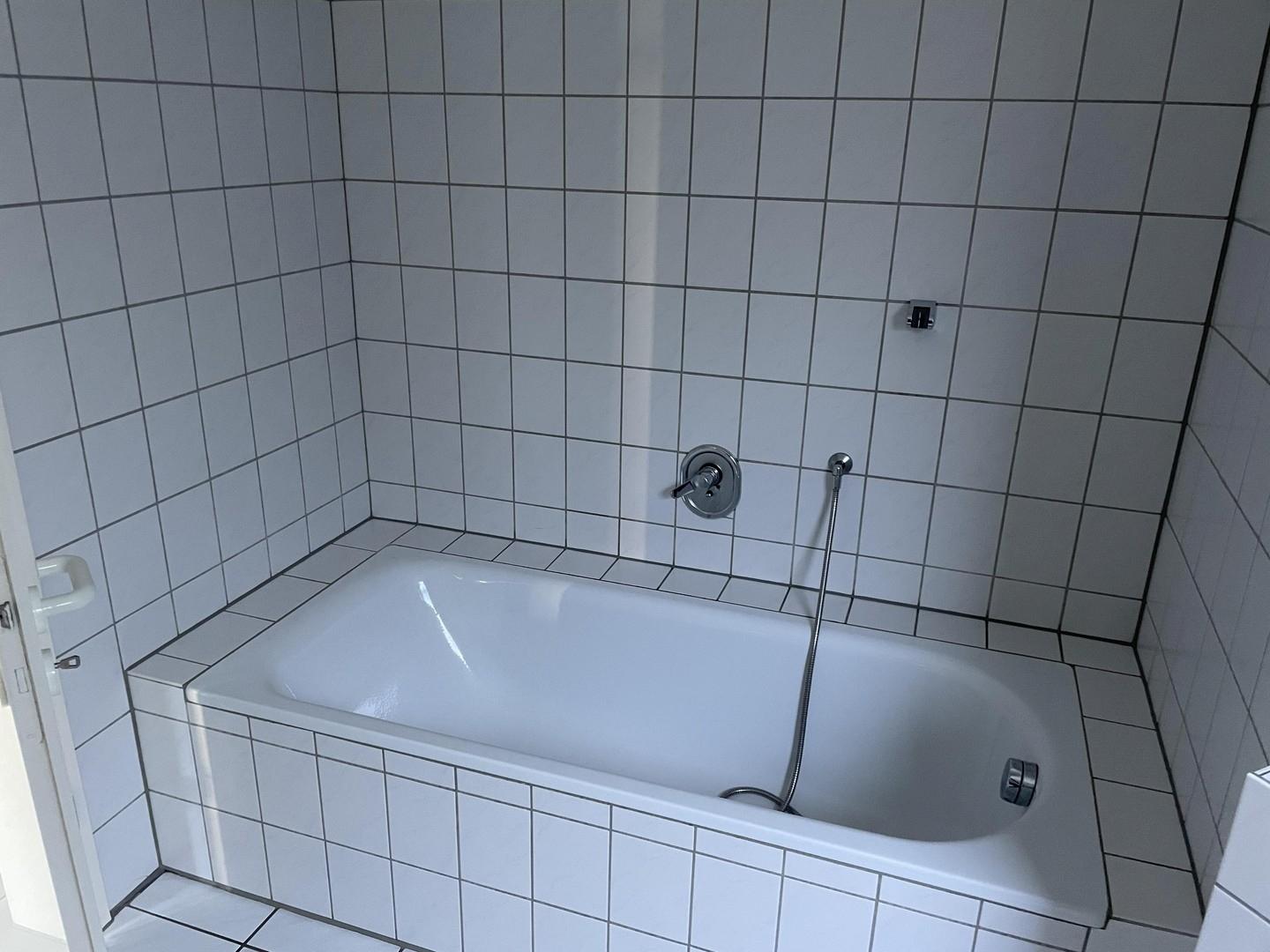 Bad mit Wanne