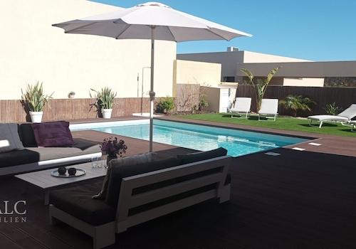 Sitzecke mit Pool