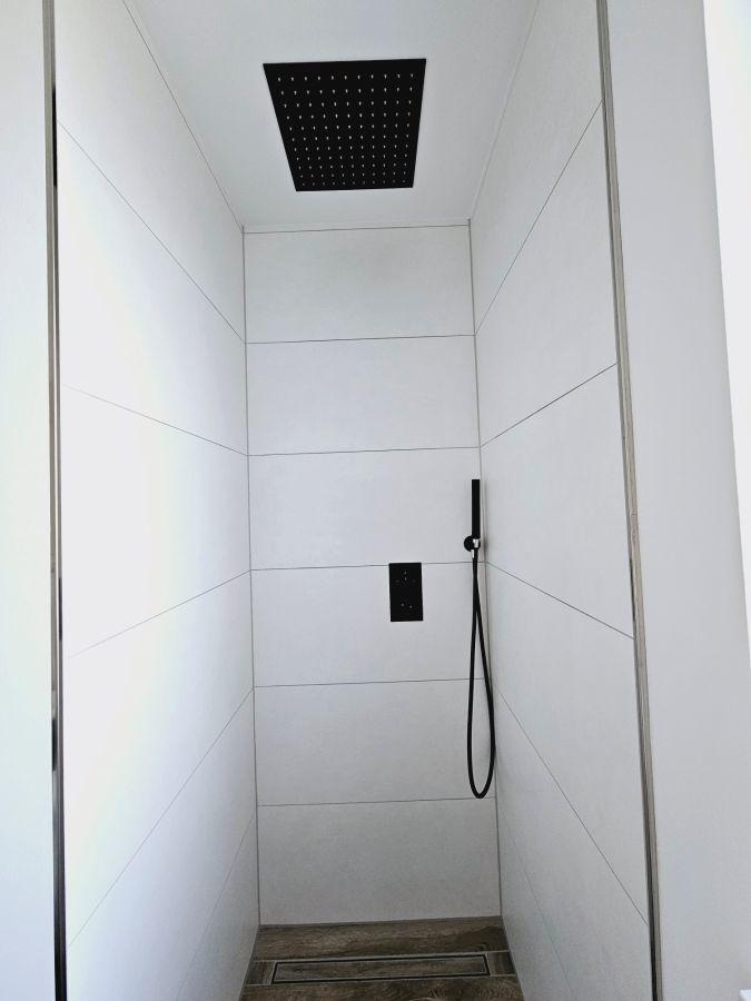 kleines Bad Dusche OG