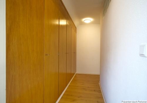 Kleiderschrank