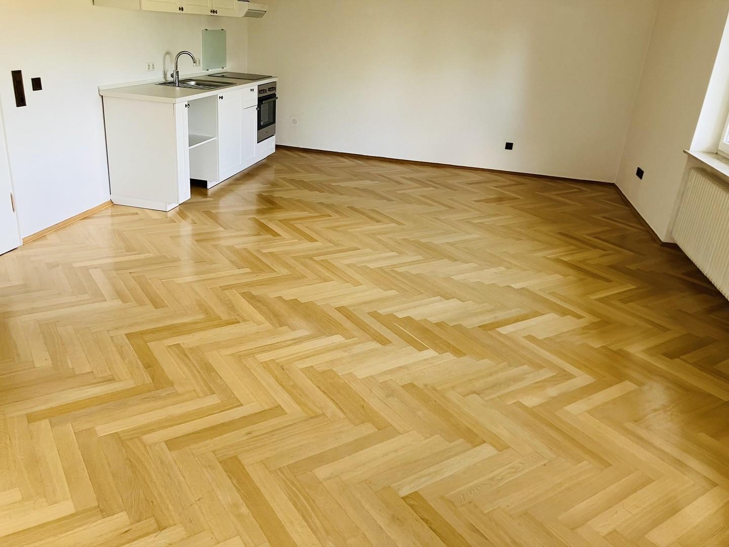 Wohnzimmer mit Küche