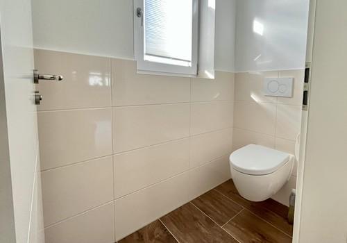 separate Toilette OG