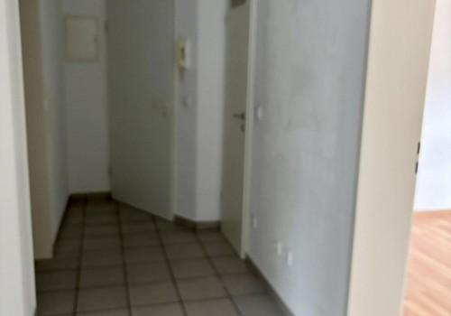 Flur mit Wohnungseingang