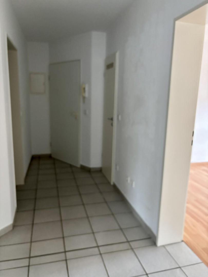 Flur mit Wohnungseingang