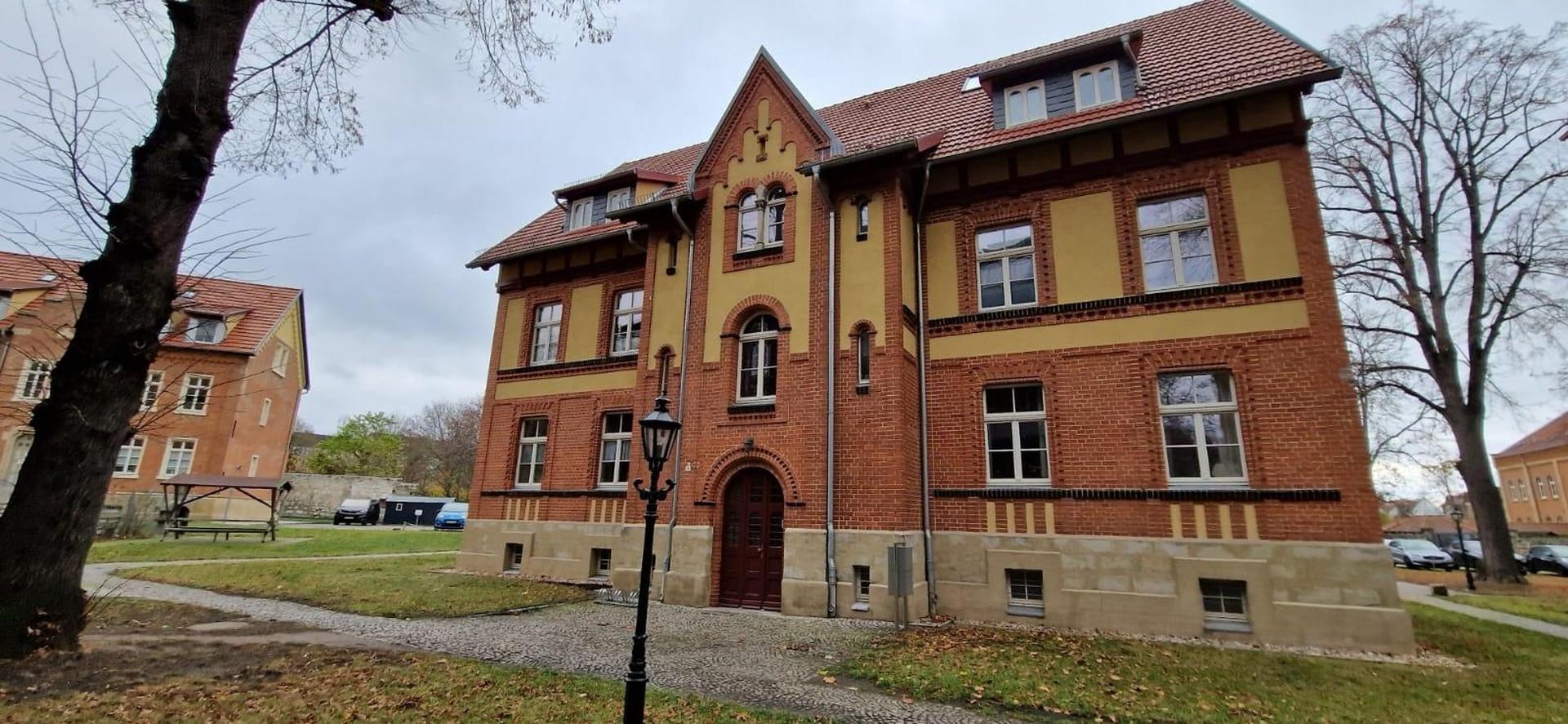 Eingang Gebäude