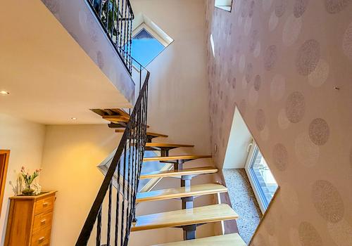 36 Treppe zum DG