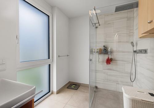 Bad mit Dusche