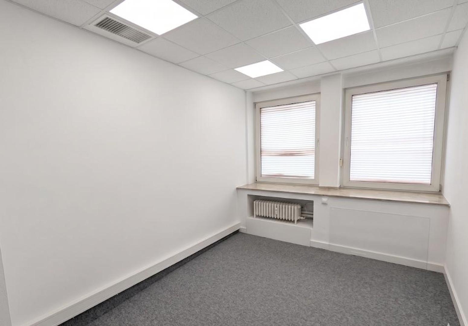 Büro 4