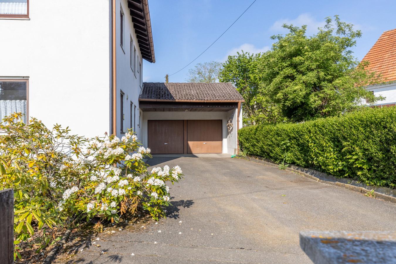 Attraktives 2-Familienhaus mit 177 m² Wohnfläche und großem Garten