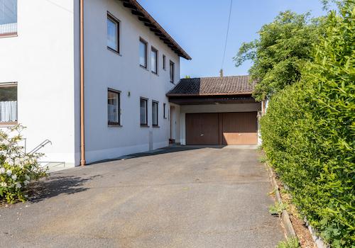 Attraktives 2-Familienhaus mit 177 m² Wohnfläche und großem Garten